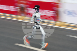 APTOPIX China Robot Marathon