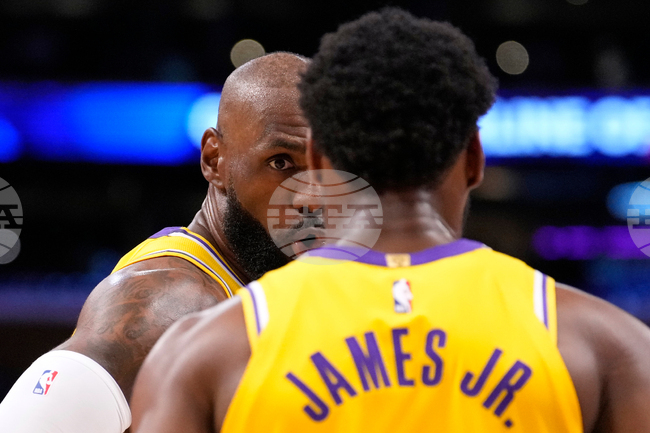 APTOPIX Rockets Lakers Basketball