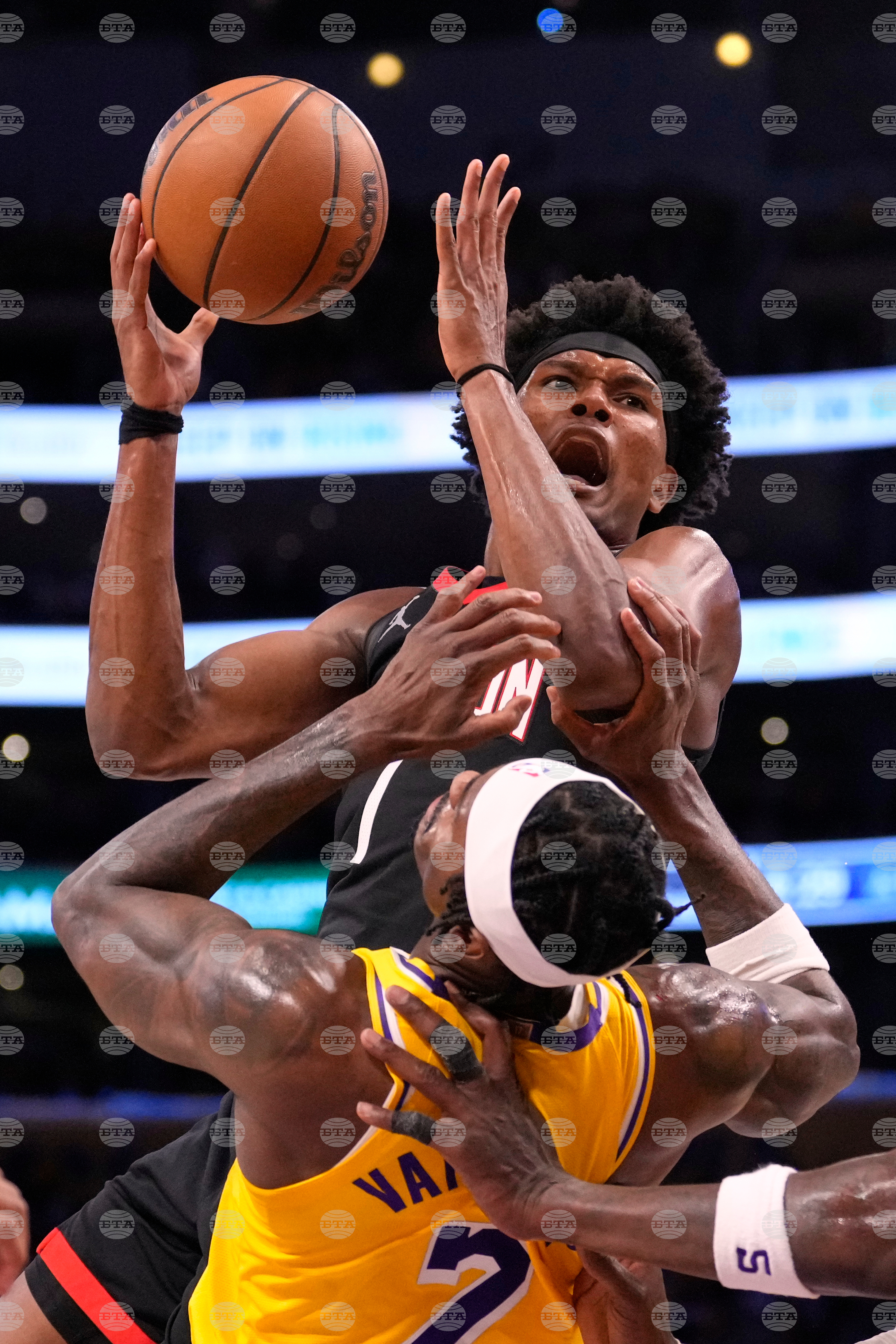 Rockets Lakers Basketball