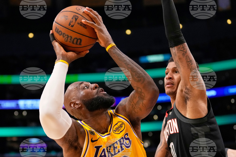 Rockets Lakers Basketball