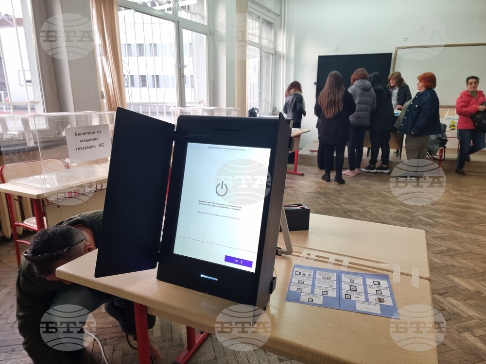 Проблеми с машините са установени в 30 на сто от секциите в Ямболско, в три от тях е преминато изцяло към хартиен вот, съобщиха от РИК