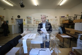 Парламентарни избори - Ахмед Доган - гласуване