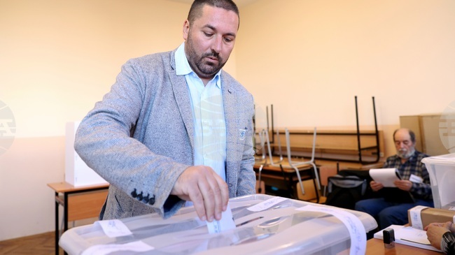 Гласувах за една чиста и свята кауза, каза лидерът на „Сияние“ Николай Попов