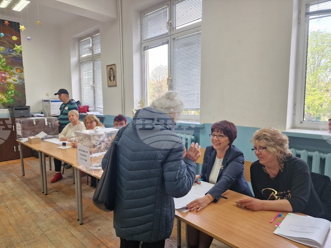 Към 11:00 ч. в област Разград са гласували 16 379 души, или 12,41 процента от имащите право на глас 