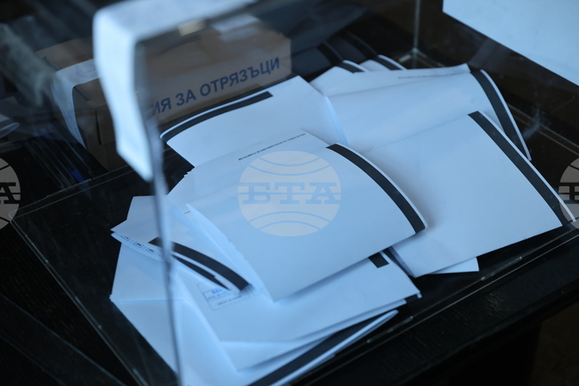 Има забавяне при обработката на изборните протоколи в област Благоевград, съобщи председателят на РИК Мартин Бусаров