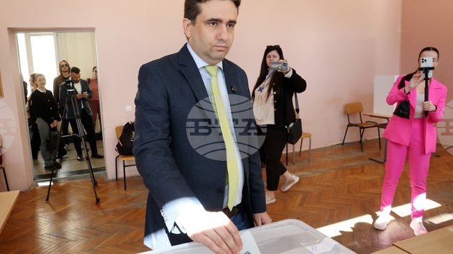 Yes, Bulgaria Co-chair Bozhidar Bozhanov Votes for Strong Bulgaria in Strong Europe