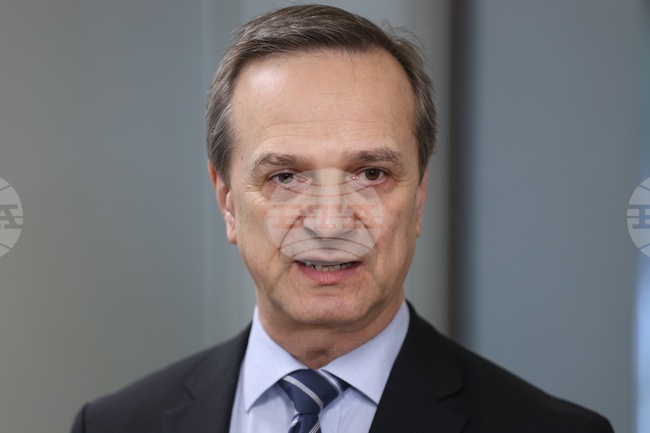 Foreign Ministry: No Reports of Problems with Voting Abroad