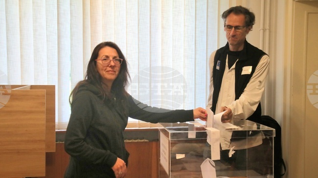 Изборният ден за 52-то Народно събрание на България в Сърбия започна нормално 