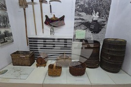 Тетевен - Априлско въстание - музей - знамена