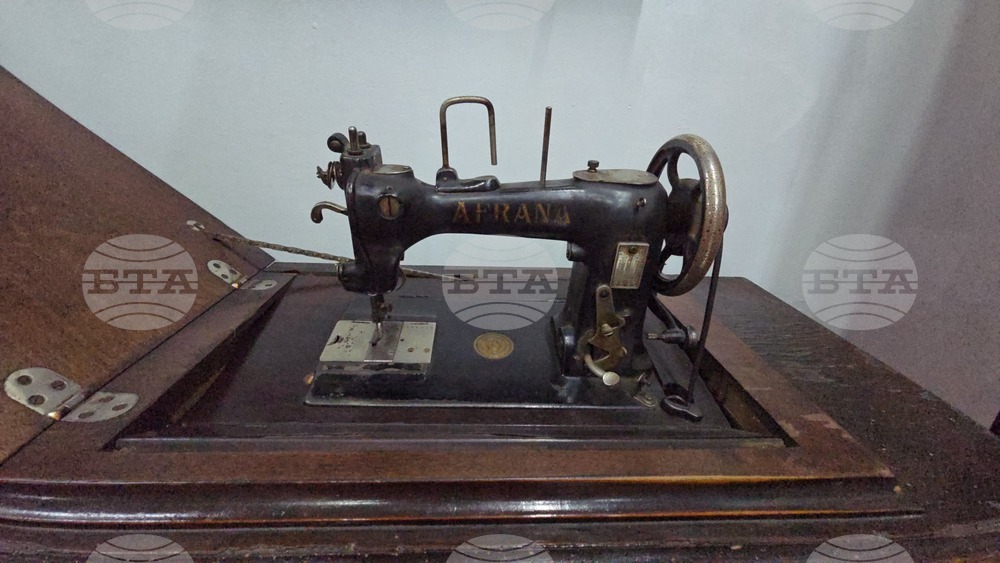 Тетевен - Априлско въстание - музей - знамена