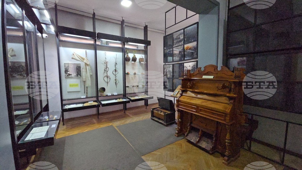 Тетевен - Априлско въстание - музей - знамена