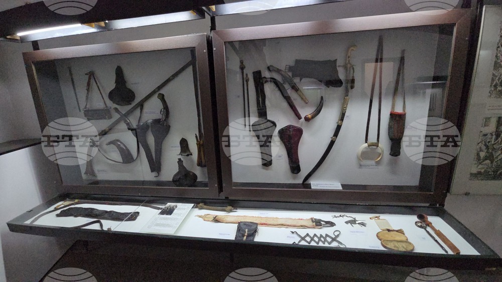 Тетевен - Априлско въстание - музей - знамена