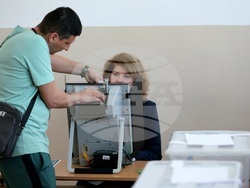 Парламентарни избори - Илияна Йотова - гласуване