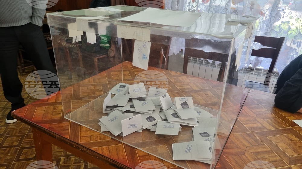 До обяд в болницата в Търговище са гласували всички 29 души, предварително заявили желание 