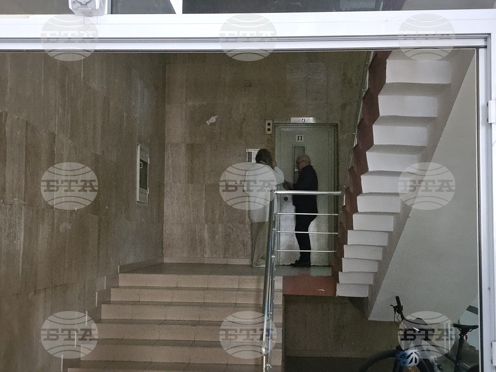 Председателят на Районната избирателна комисия в Благоевград пострада при инцидент с асансьор в сградата на Областната администрация