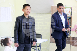 Парламентарни избори - Радостин Василев - гласуване