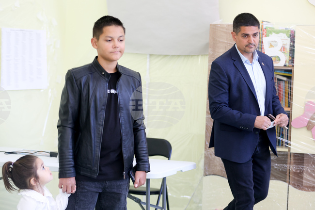 Младите хора могат да направят разликата днес, каза лидерът на МЕЧ Радостин Василев