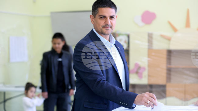 MECh Leader Radostin Vasilev Says Young People Can Make the Difference