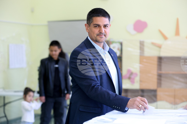 Парламентарни избори - Радостин Василев - гласуване