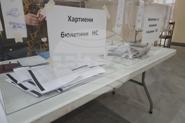 Ямбол - избори - урни с бюлетини