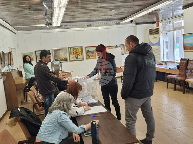 Над 55 процента е избирателната активност в Смолянска област