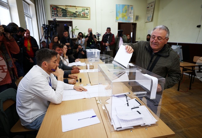 Парламентарни избори - Професионална гимназия по транспорт „Макгахан“ - гласуване