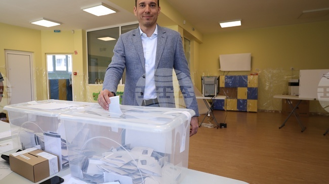 Гласувах за силна България в силна Европа, каза кметът на София Васил Терзиев 