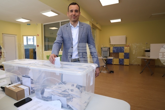 Sofia Mayor Vassil Terziev Votes for "Strong Bulgaria in Strong Europe"