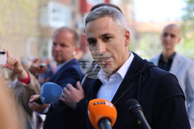 Prime Minister Gurov Votes for Ideas and Policies 