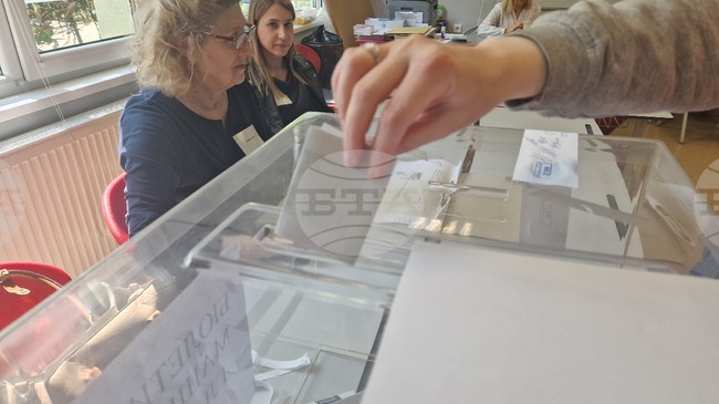 Избирателната активност към 16:00 часа в Старозагорско е 37,93 процента, съобщиха от Районната избирателна комисия
