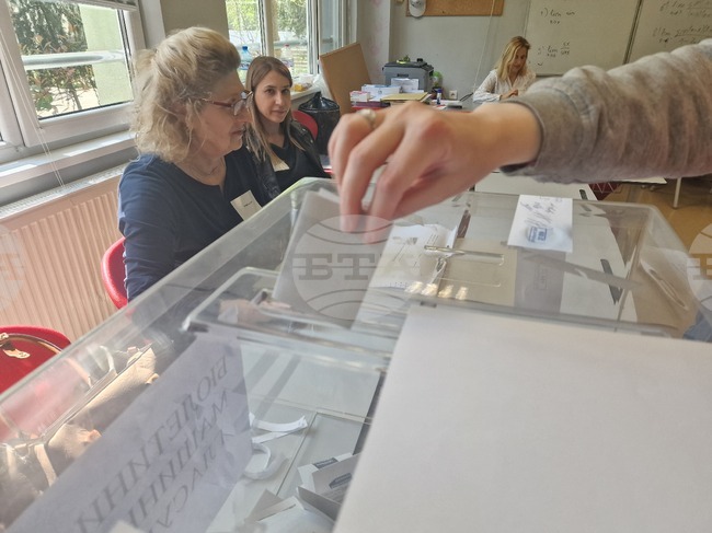 Избирателната активност към 16:00 часа в Старозагорско е 37,93 процента, съобщиха от Районната избирателна комисия