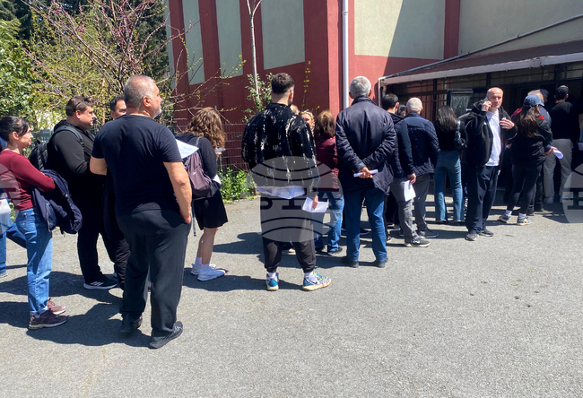 В Истанбул са гласували около 7500 избиратели на днешния парламентарен вот