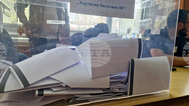 С подвижна избирателна секция в Търговище до 16:00 часа са гласували 35 граждани с трайни увреждания от 47, заявили желание