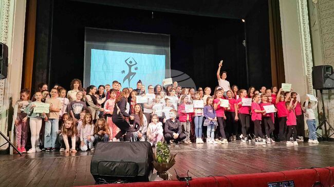 Балетната школа към НЧ „Развитие 1869“ в Разград спечели наградата „Гран при“ на фестивала „Театърът в движение“