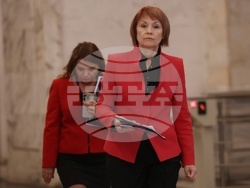 Централна избирателна комисия - избори - брифинг - Росица Матева