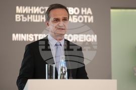 Министерство на външните работи - брифинг - Ради Найденов