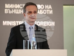 Министерство на външните работи - брифинг - Ради Найденов