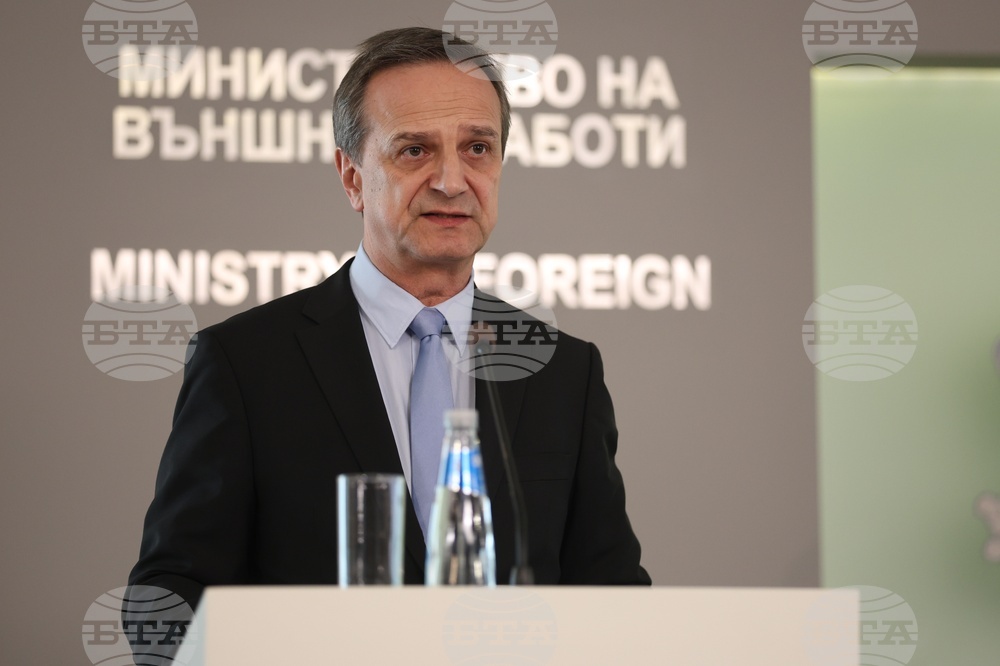 Министерство на външните работи - брифинг - Ради Найденов