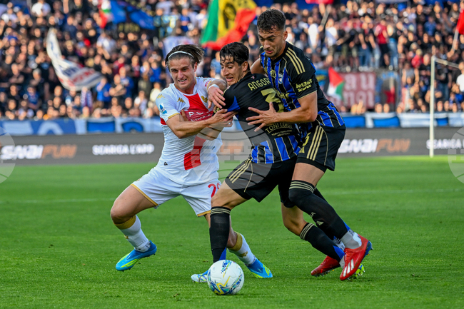 Българският защитник Росен Божинов остана на пейката при поредното поражение на Пиза в първенството на Италия