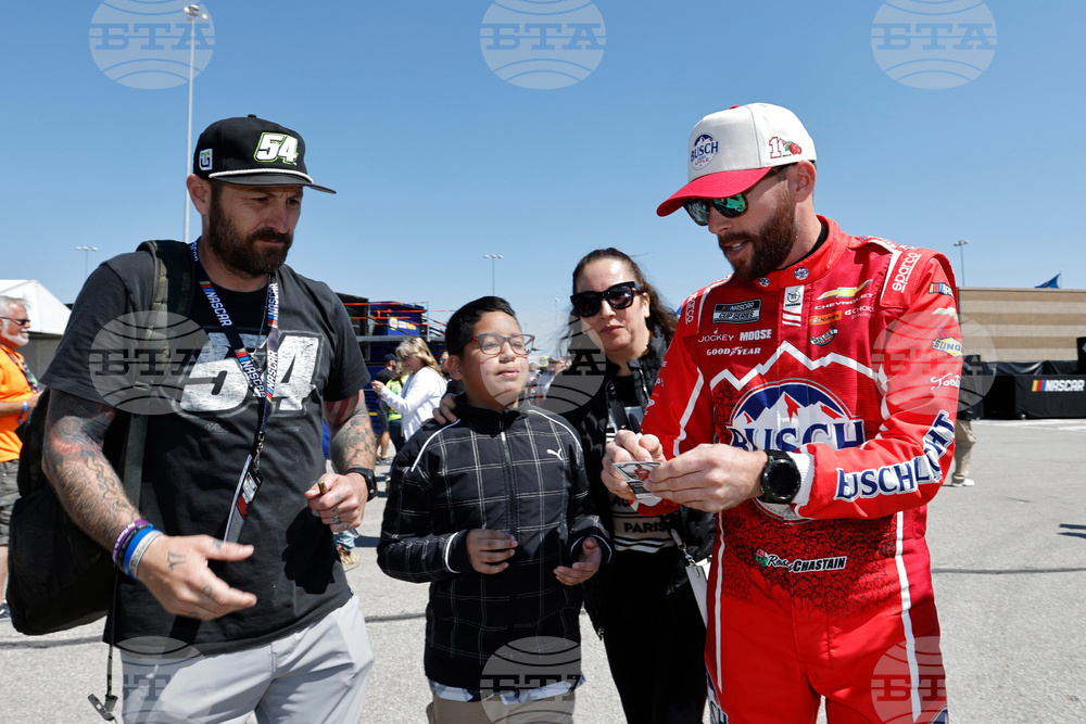 NASCAR Kansas Auto Racing