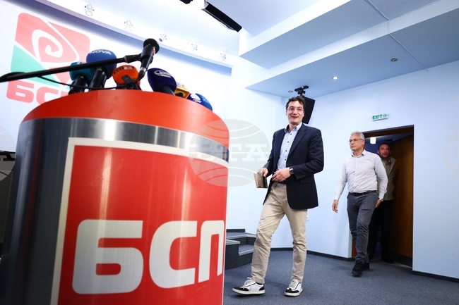 Ще поискам от Националния съвет на БСП вот на доверие, не го ли получа, подавам веднага оставка, каза Крум Зарков 