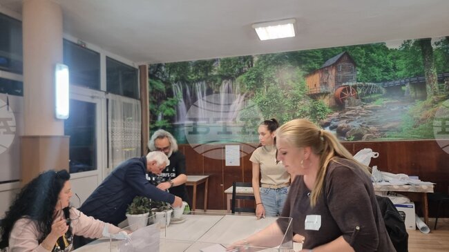 В една изборна секция в област Стара Загора изборният ден е удължен до 21:00 часа, съобщиха от Областната администрация