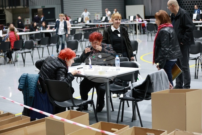 При 51,94 % обработени протоколи в РИК – Русе „Прогресивна България“ води с 49,25 % , на второ място са ПП-ДБ с 11,47 % 