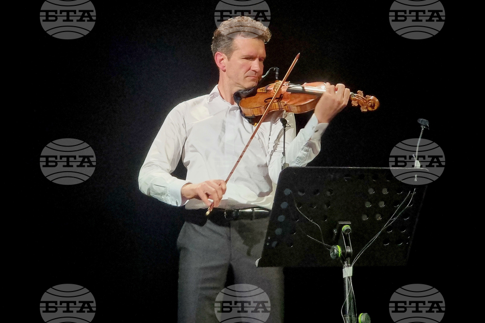 Централен военен клуб - Светлин Русев - концерт