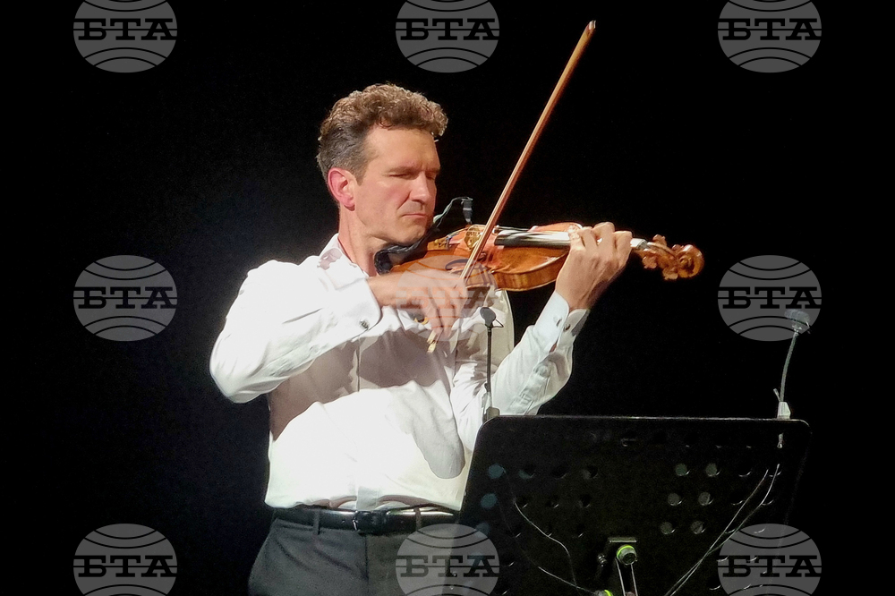 Централен военен клуб - Светлин Русев - концерт