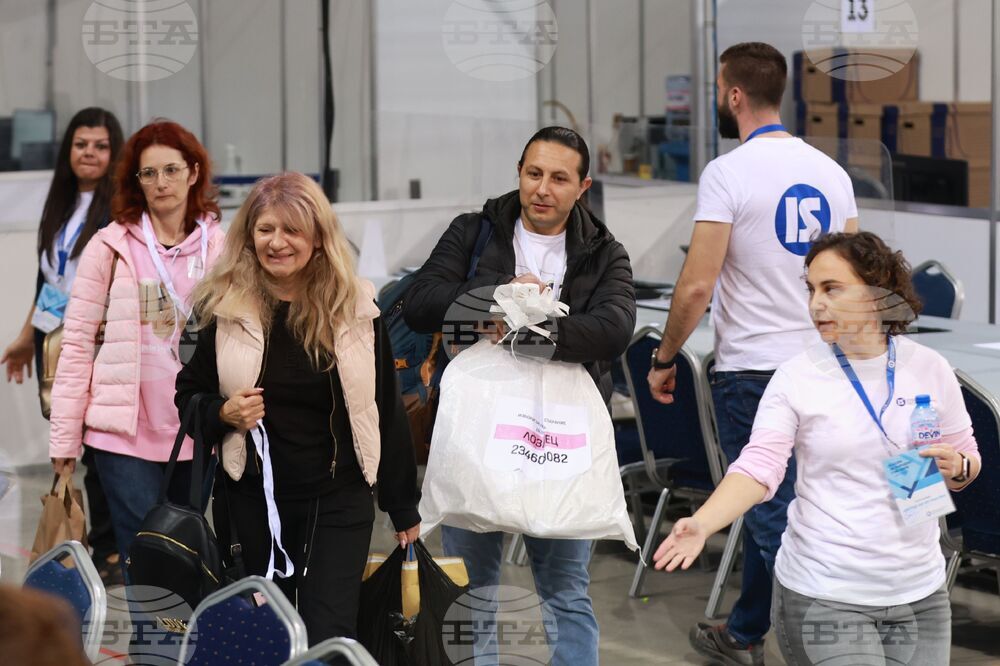 Зала „Арена 8888 София“ - изборни книжа - предаване