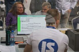 Зала „Арена 8888 София“ - изборни книжа - предаване