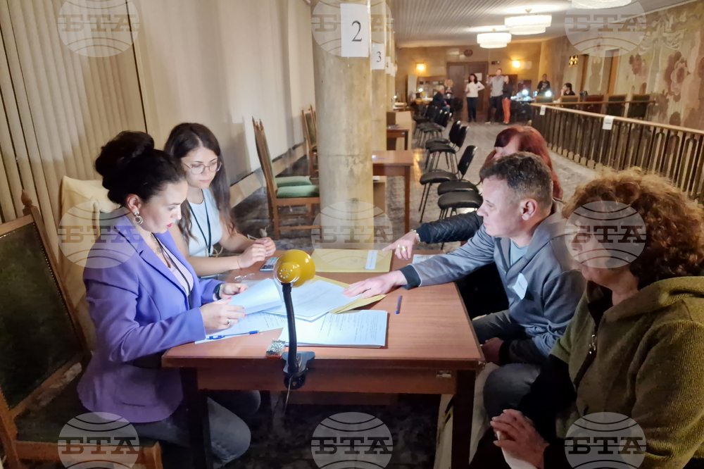 Велико Търново - предсрочни парламентарни избори - приемане на протоколите от избирателните комисии в РИК