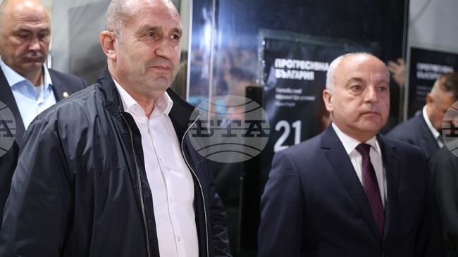 Премиерите на Италия и Гърция Джорджа Мелони и Кириакос Мицотакис поздравиха Румен Радев за победата на „Прогресивна България“ на изборите 