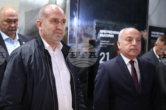 Премиерите на Италия и Гърция Джорджа Мелони и Кириакос Мицотакис поздравиха Румен Радев за победата на „Прогресивна България“ на изборите 